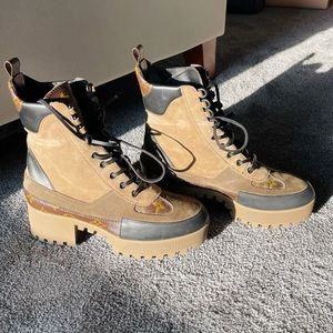 LAUREATE PLATFORM DESERT BOOT